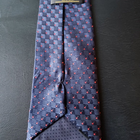 Men's 100% silk necktie, NEW - Picture 2 of 2
